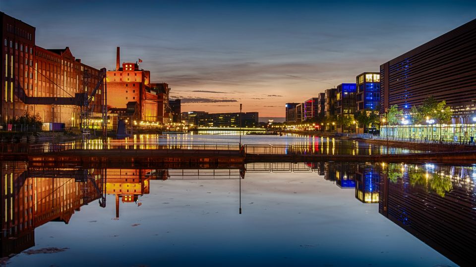 Hafen Duisburg bei Nacht